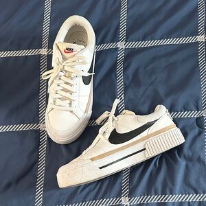 Nike White and Black Low-Top Sneakers